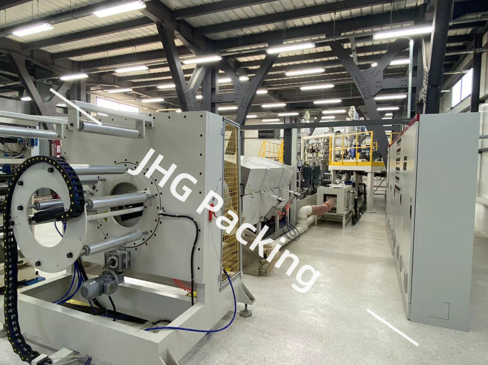 Экструзионная линия для производства настраиваемых 3-5-слойных коэкструдированных пластиковых оболочек для колбасных изделий